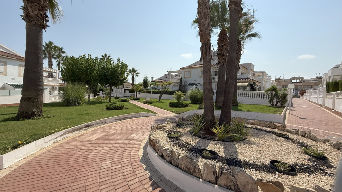 For sale - 2 Bedroom 1 Bathroom Apartment - Ground Floor Apartment in Orihuela - La Zenia  - Alicante