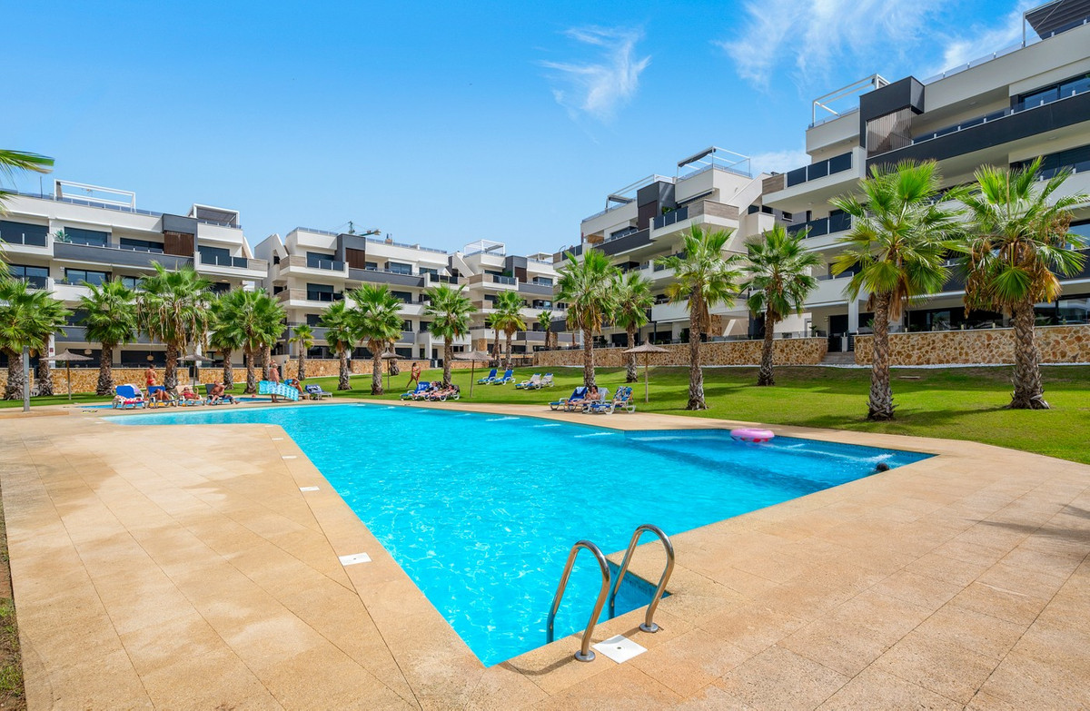 For sale - 2 Bedroom 2 Bathroom Apartment - Ground Floor Apartment in Orihuela - Los Altos  - Alicante
