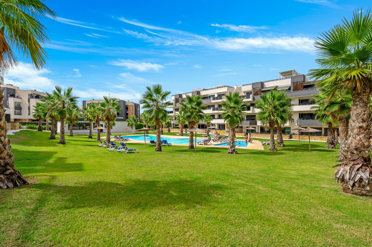 For sale - 2 Bedroom 2 Bathroom Apartment - Ground Floor Apartment in Orihuela - Los Altos  - Alicante