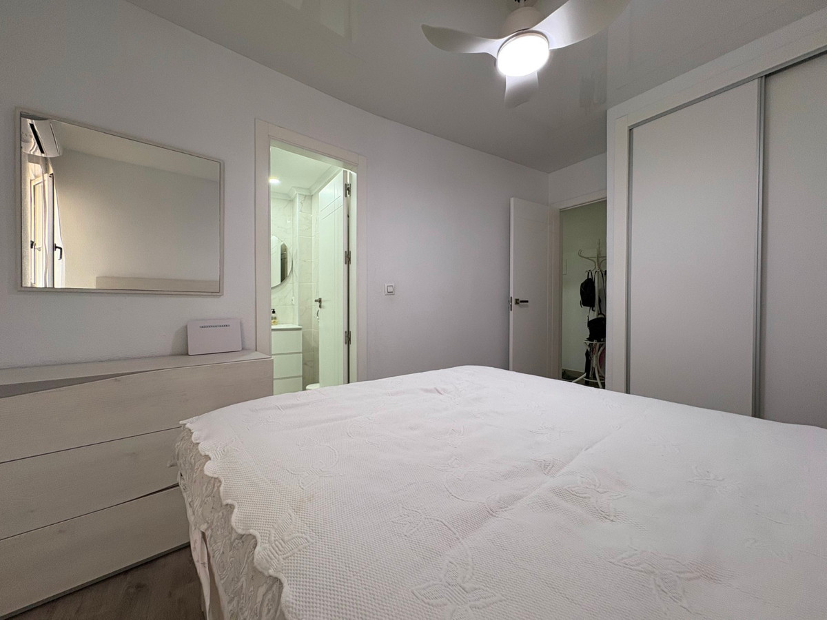 For sale - 4 Bedroom 2 Bathroom Apartment - Ground Floor Apartment in Torrevieja - Torrevieja Centro  - Alicante
