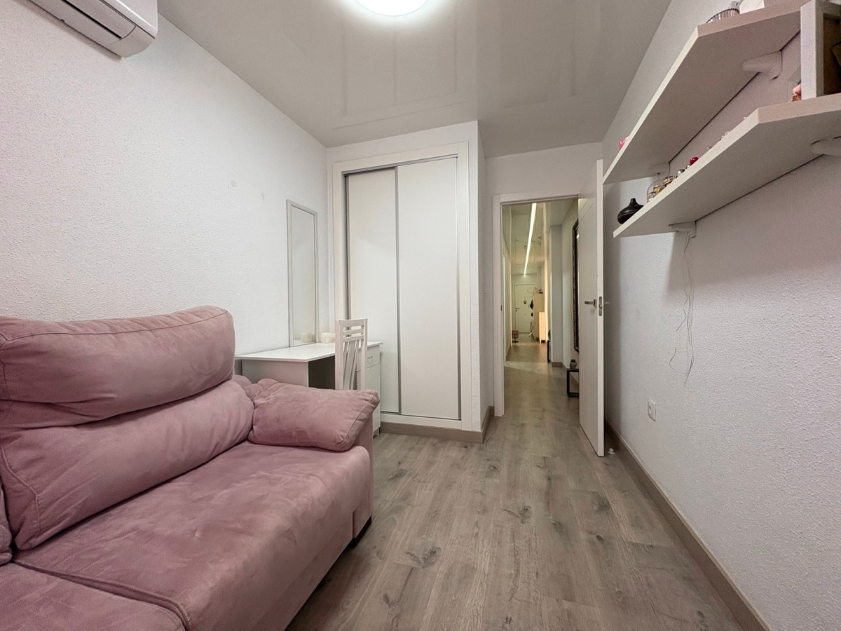 For sale - 4 Bedroom 2 Bathroom Apartment - Ground Floor Apartment in Torrevieja - Torrevieja Centro  - Alicante