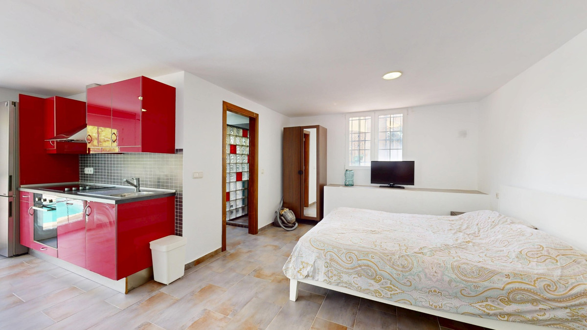 For sale - 5 Bedroom 3 Bathroom Detached Villa in La Zenia - Orihuela Costa  - Alicante