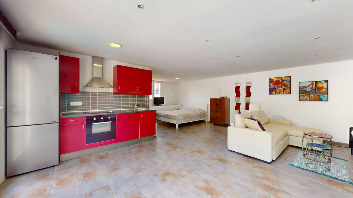 For sale - 5 Bedroom 3 Bathroom Detached Villa in La Zenia - Orihuela Costa  - Alicante