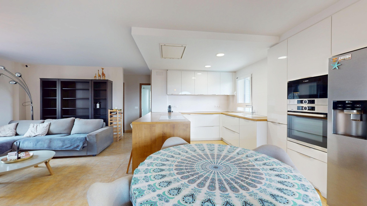 For sale - 5 Bedroom 3 Bathroom House - Detached Villa in Orihuela - Orihuela Costa  - Alicante