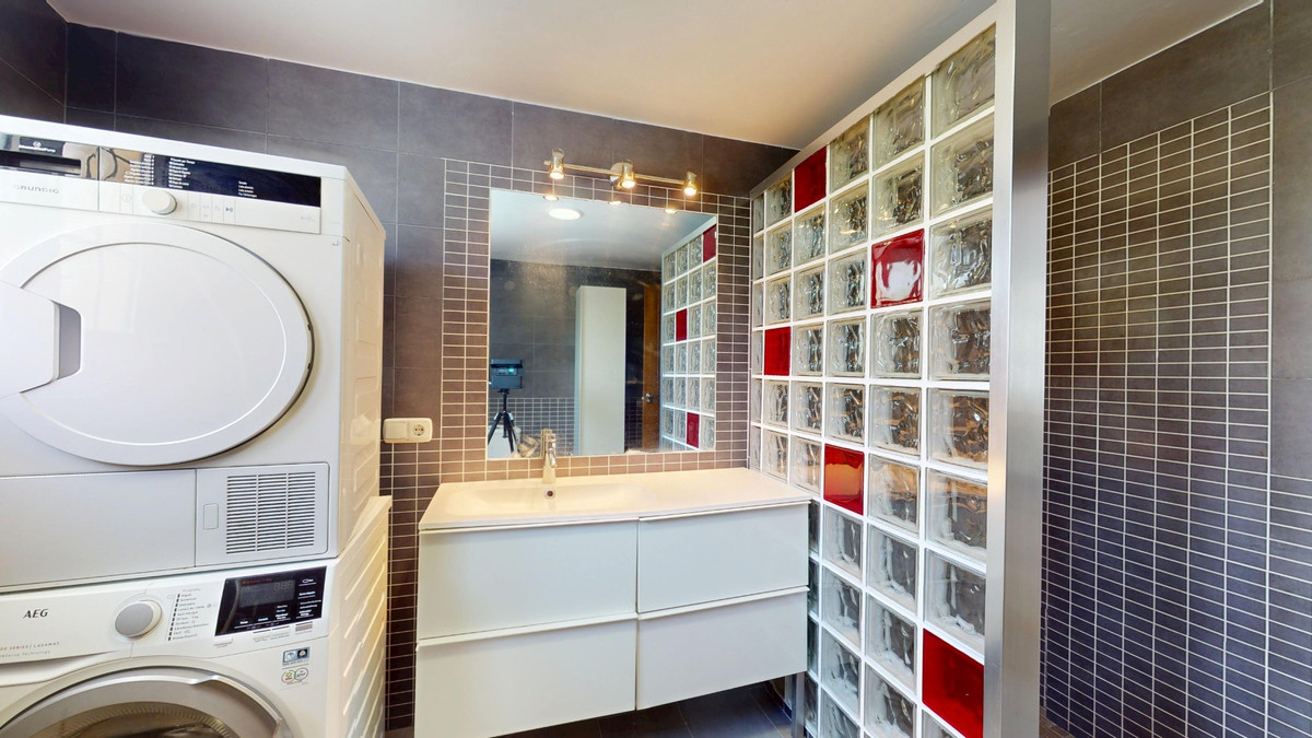 For sale - 5 Bedroom 3 Bathroom House - Detached Villa in Orihuela - Orihuela Costa  - Alicante