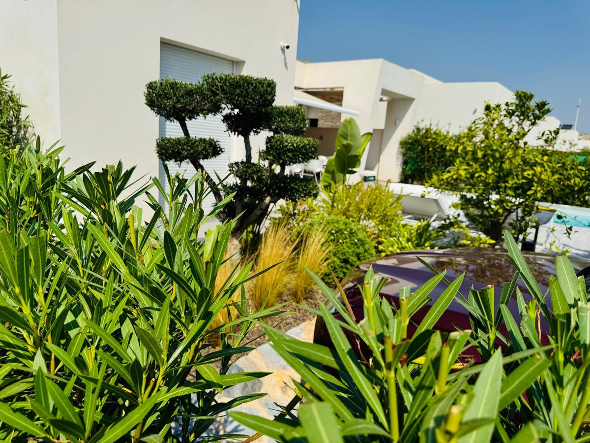 For sale - 2 Bedroom 2 Bathroom House - Detached Villa in Algorfa - La Finca Golf  - Alicante