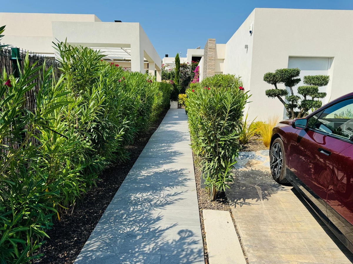 For sale - 2 Bedroom 2 Bathroom House - Detached Villa in Algorfa - La Finca Golf  - Alicante