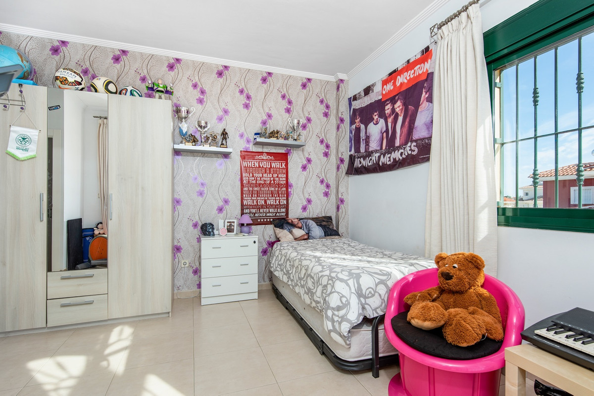 For sale - 4 Bedroom 2 Bathroom House - Detached Villa in Rojales - Ciudad Quesada  - Alicante