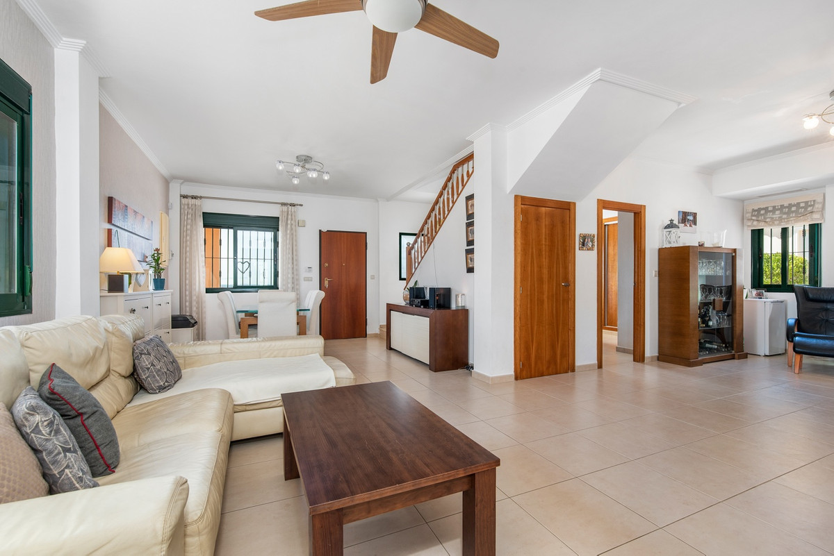 For sale - 4 Bedroom 2 Bathroom House - Detached Villa in Rojales - Ciudad Quesada  - Alicante