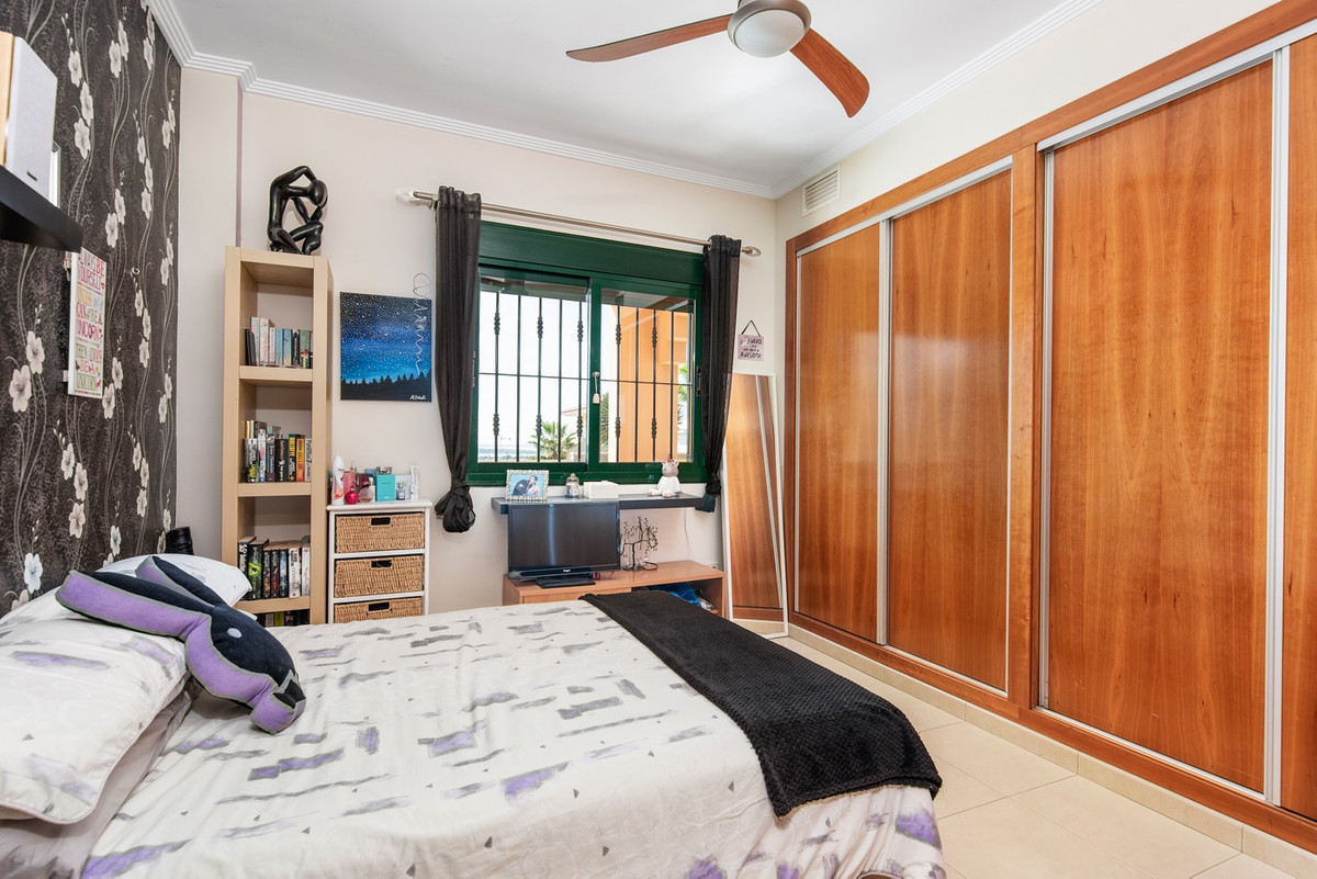 For sale - 4 Bedroom 2 Bathroom House - Detached Villa in Rojales - Ciudad Quesada  - Alicante