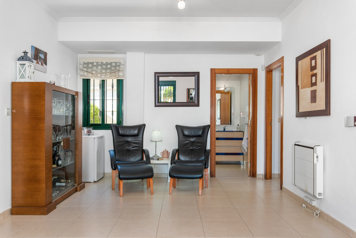 For sale - 4 Bedroom 2 Bathroom House - Detached Villa in Rojales - Ciudad Quesada  - Alicante