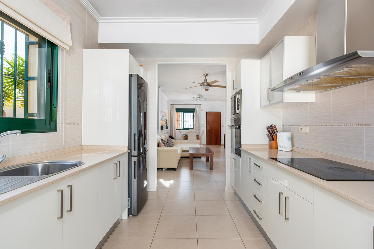 For sale - 4 Bedroom 2 Bathroom House - Detached Villa in Rojales - Ciudad Quesada  - Alicante