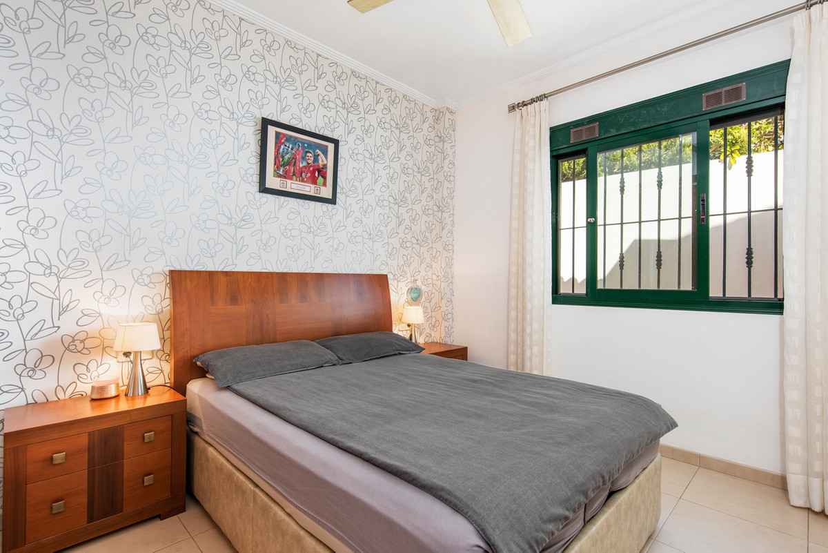 For sale - 4 Bedroom 2 Bathroom House - Detached Villa in Rojales - Ciudad Quesada  - Alicante