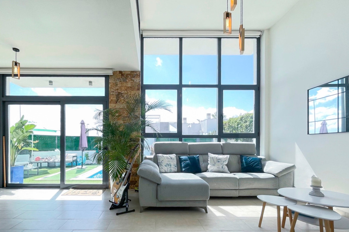 For sale - 2 Bedroom 2 Bathroom House - Detached Villa in Rojales - Rojales Centro  - Alicante