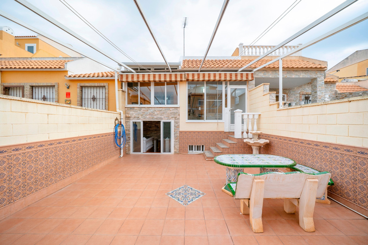 For sale - 2 Bedroom 2 Bathroom House - Townhouse in Rojales - Ciudad Quesada  - Alicante