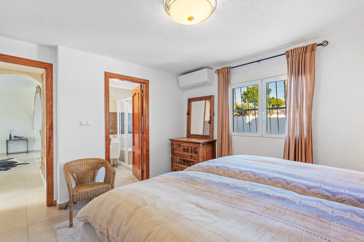 For sale - 3 Bedroom 2 Bathroom House - Detached Villa in Rojales - Rojales Centro  - Alicante