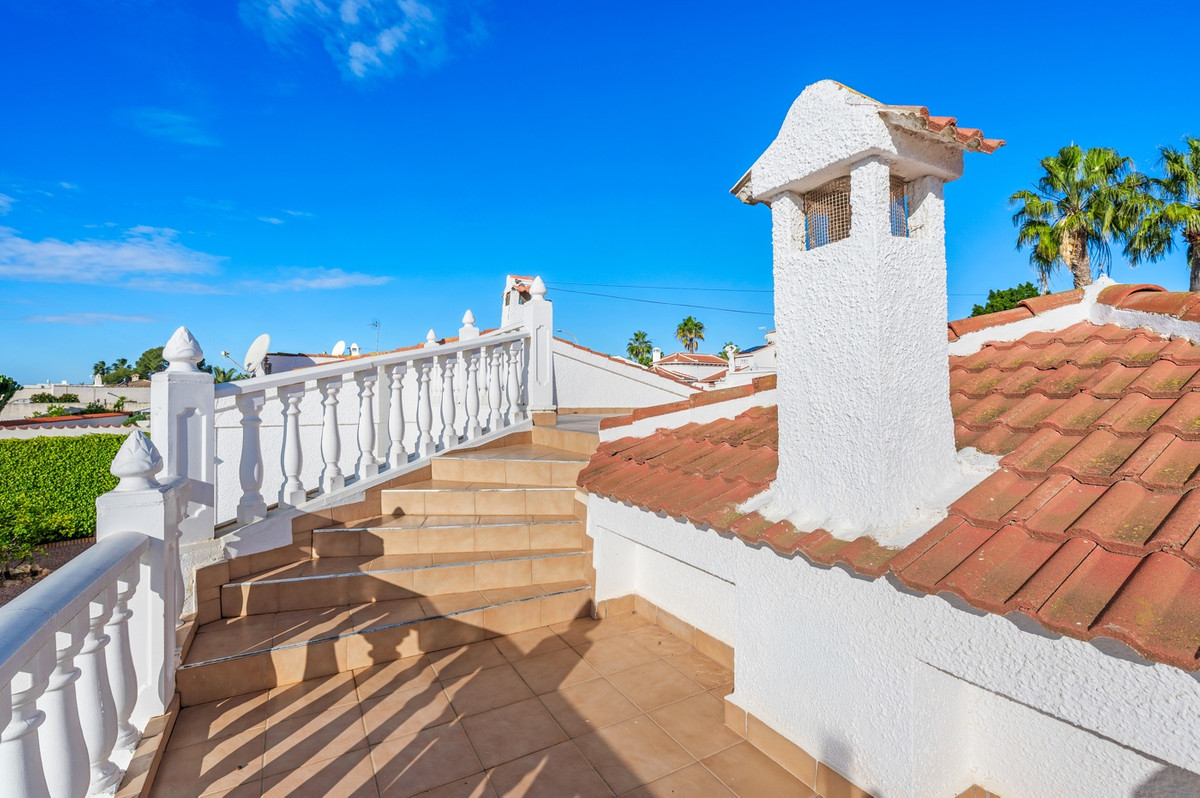 For sale - 3 Bedroom 2 Bathroom House - Detached Villa in Rojales - Rojales Centro  - Alicante