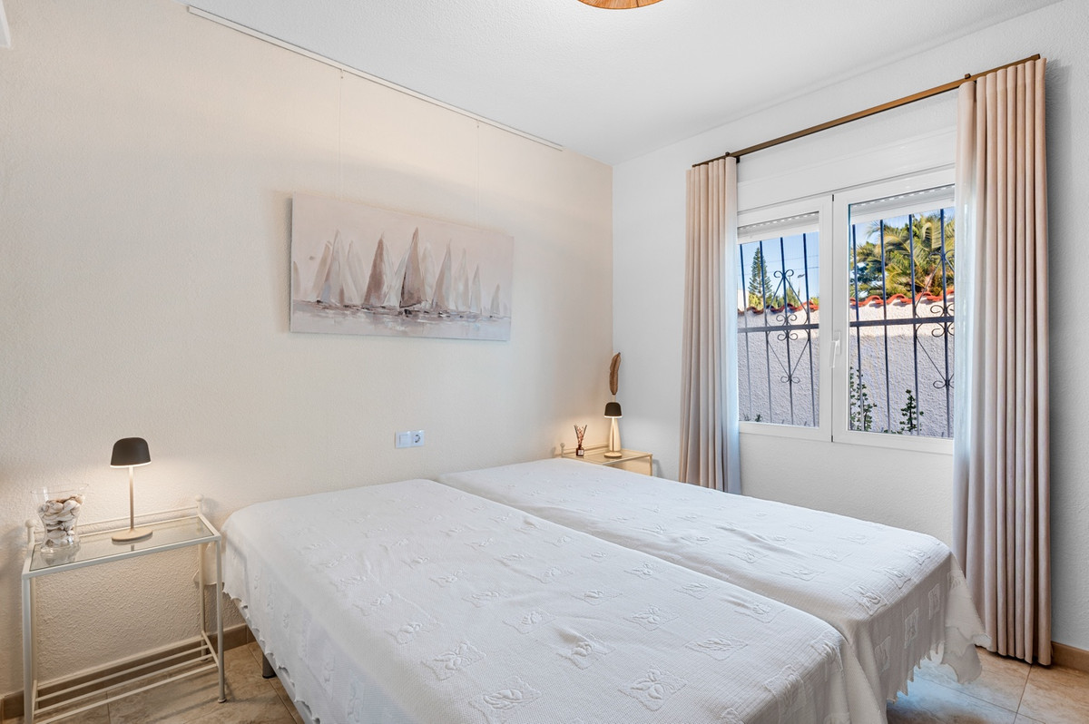 For sale - 3 Bedroom 2 Bathroom House - Detached Villa in Rojales - Rojales Centro  - Alicante