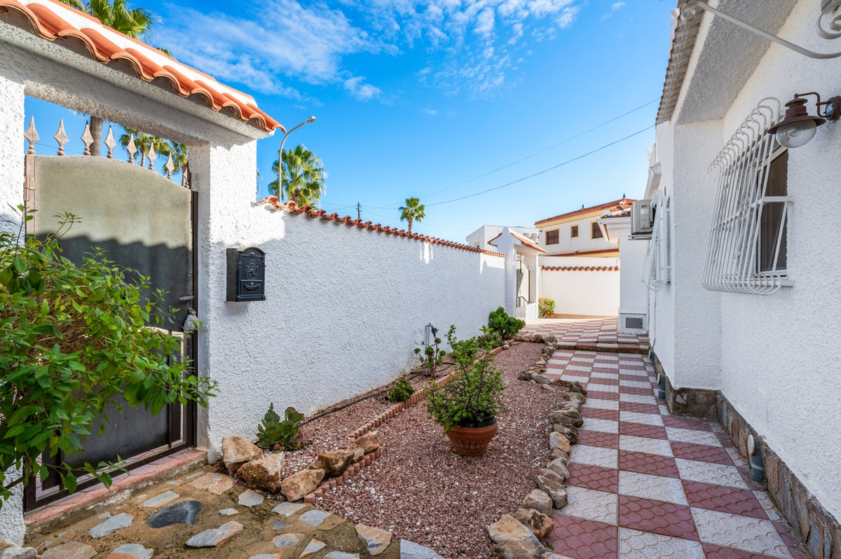 For sale - 3 Bedroom 2 Bathroom House - Detached Villa in Rojales - Rojales Centro  - Alicante