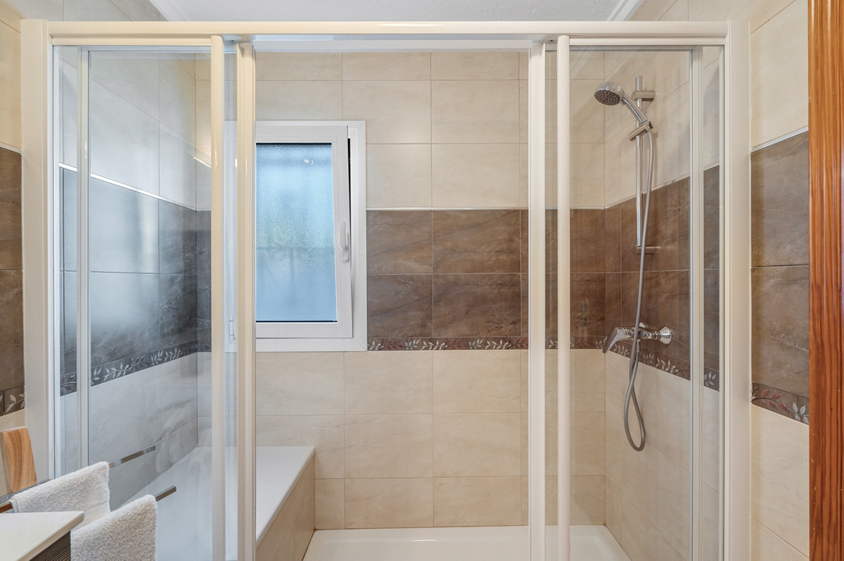 For sale - 3 Bedroom 2 Bathroom House - Detached Villa in Rojales - Rojales Centro  - Alicante