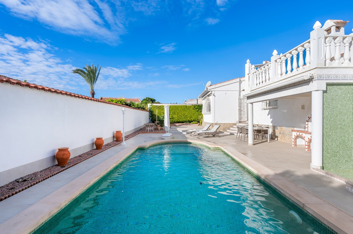 For sale - 3 Bedroom 2 Bathroom House - Detached Villa in Rojales - Rojales Centro  - Alicante