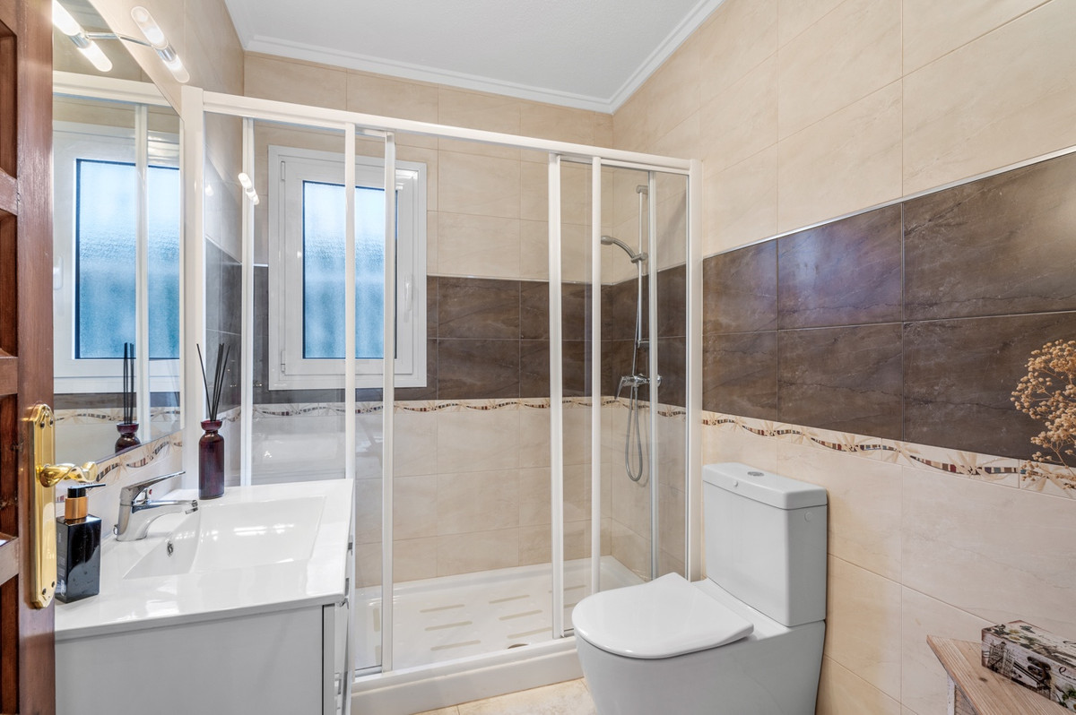 For sale - 3 Bedroom 2 Bathroom House - Detached Villa in Rojales - Rojales Centro  - Alicante