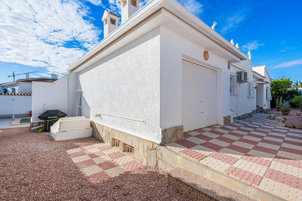 For sale - 3 Bedroom 2 Bathroom House - Detached Villa in Rojales - Rojales Centro  - Alicante