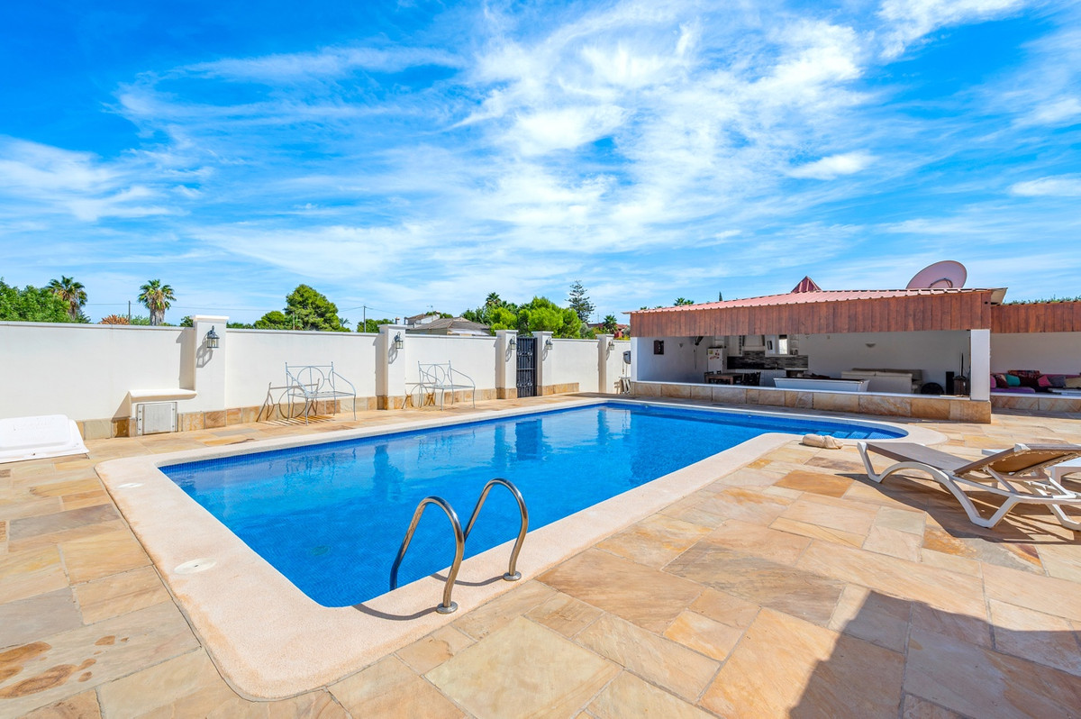 For sale - 6 Bedroom 3 Bathroom House - Finca - Cortijo in Almoradi - Almoradi Centro  - Alicante