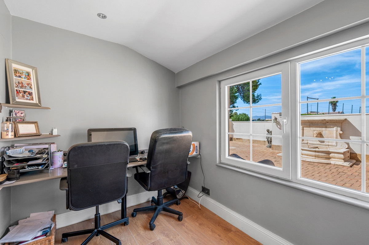 For sale - 6 Bedroom 3 Bathroom House - Finca - Cortijo in Almoradi - Almoradi Centro  - Alicante