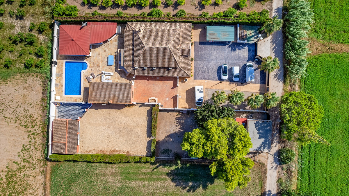 For sale - 6 Bedroom 3 Bathroom House - Finca - Cortijo in Almoradi - Almoradi Centro  - Alicante