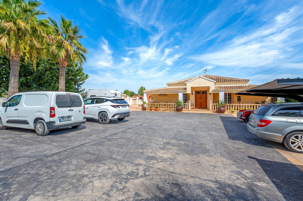 For sale - 6 Bedroom 3 Bathroom House - Finca - Cortijo in Almoradi - Almoradi Centro  - Alicante
