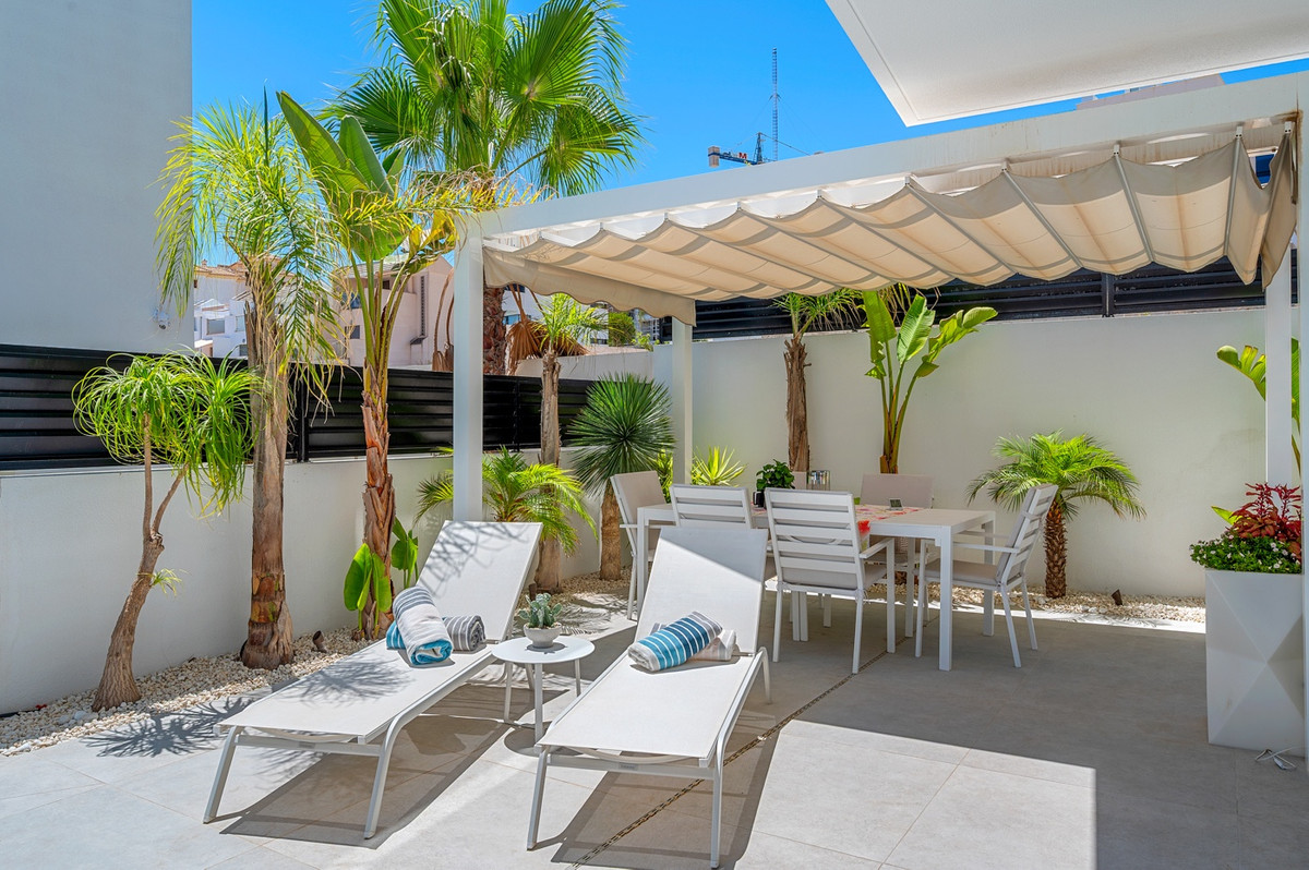 For sale - 4 Bedroom 3 Bathroom House - Detached Villa in Guardamar del Segura - Guardamar del Segura Centro  - Alicante