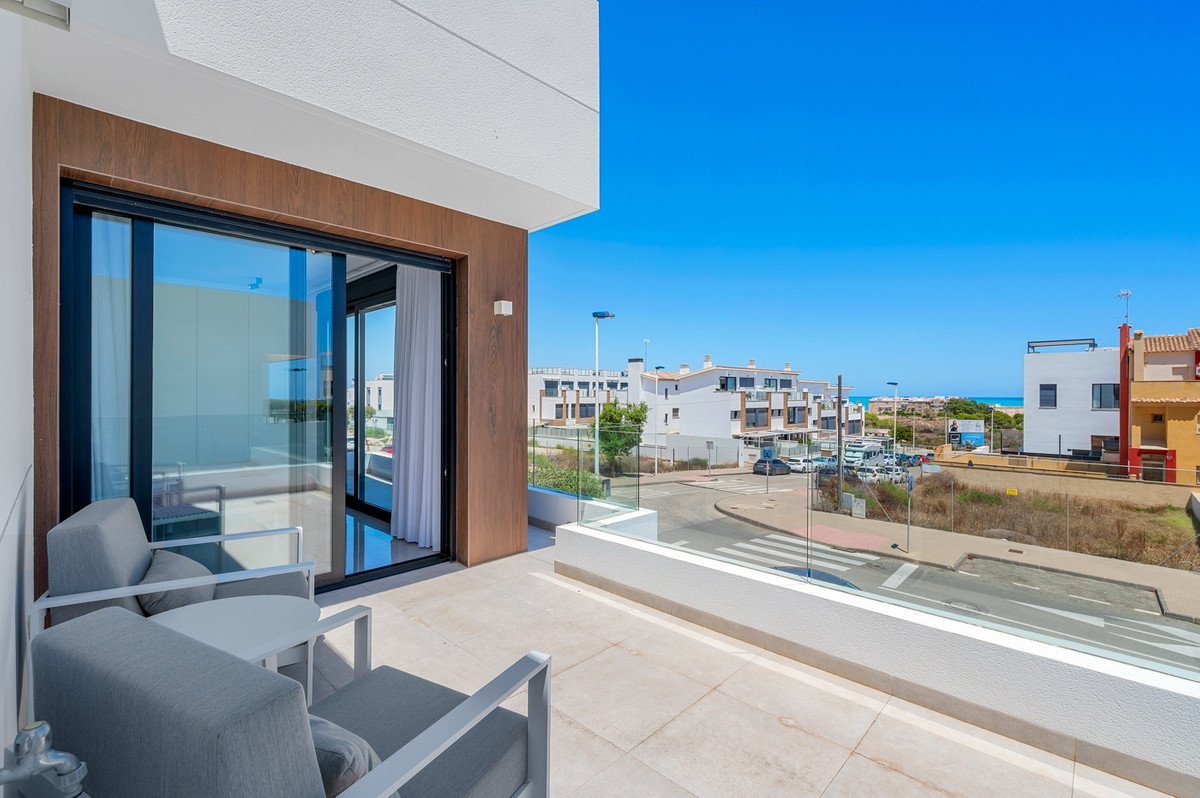 For sale - 4 Bedroom 3 Bathroom House - Detached Villa in Guardamar del Segura - Guardamar del Segura Centro  - Alicante