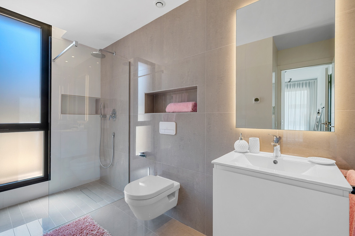 For sale - 4 Bedroom 3 Bathroom House - Detached Villa in Guardamar del Segura - Guardamar del Segura Centro  - Alicante