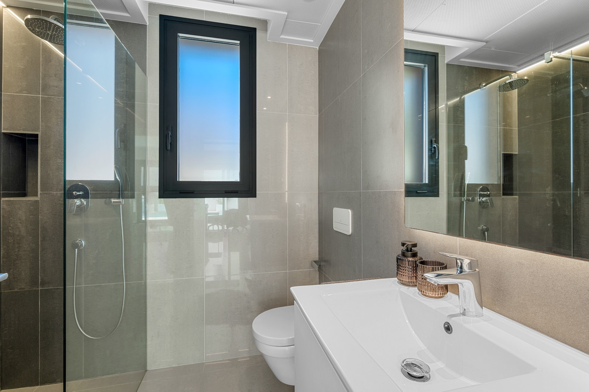 For sale - 4 Bedroom 3 Bathroom House - Detached Villa in Guardamar del Segura - Guardamar del Segura Centro  - Alicante