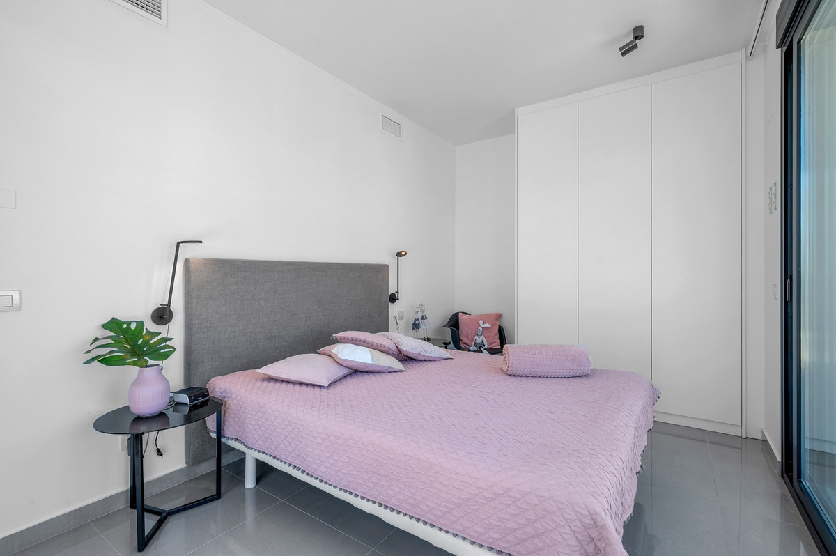 For sale - 4 Bedroom 3 Bathroom House - Detached Villa in Guardamar del Segura - Guardamar del Segura Centro  - Alicante