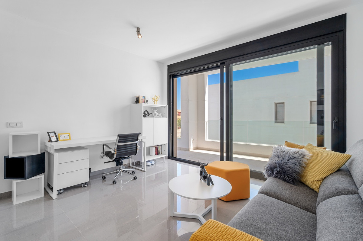 For sale - 4 Bedroom 3 Bathroom House - Detached Villa in Guardamar del Segura - Guardamar del Segura Centro  - Alicante