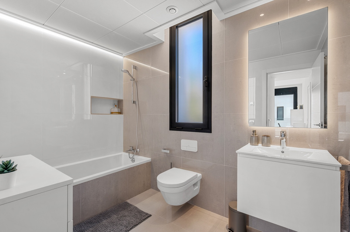 For sale - 4 Bedroom 3 Bathroom House - Detached Villa in Guardamar del Segura - Guardamar del Segura Centro  - Alicante