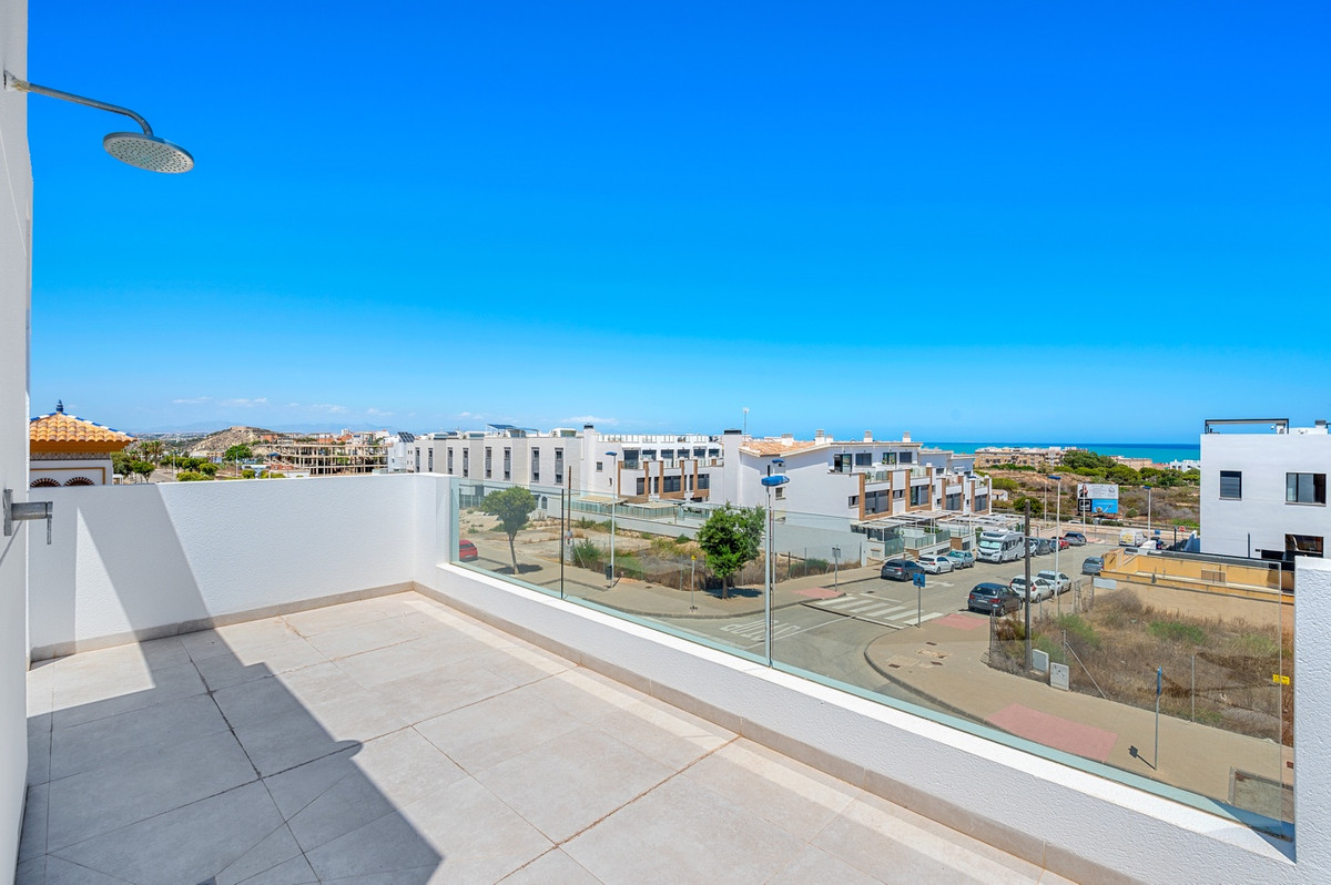 For sale - 4 Bedroom 3 Bathroom House - Detached Villa in Guardamar del Segura - Guardamar del Segura Centro  - Alicante