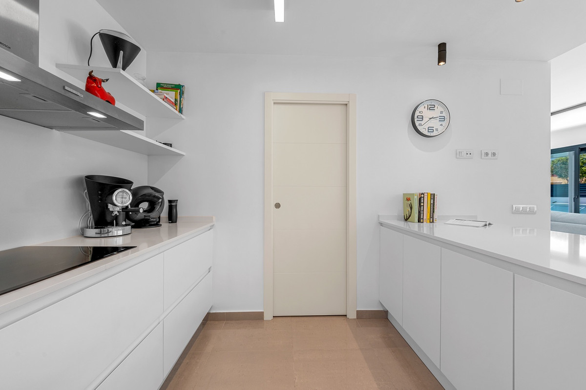 For sale - 4 Bedroom 3 Bathroom House - Detached Villa in Guardamar del Segura - Guardamar del Segura Centro  - Alicante