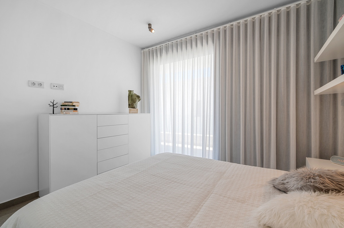 For sale - 4 Bedroom 3 Bathroom House - Detached Villa in Guardamar del Segura - Guardamar del Segura Centro  - Alicante