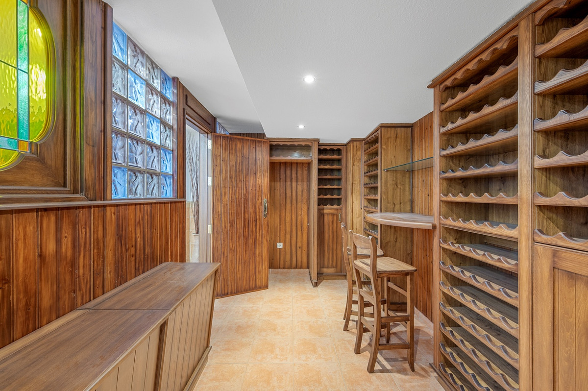 For sale - 4 Bedroom 3 Bathroom House - Detached Villa in Torrevieja - Torrevieja Centro  - Alicante