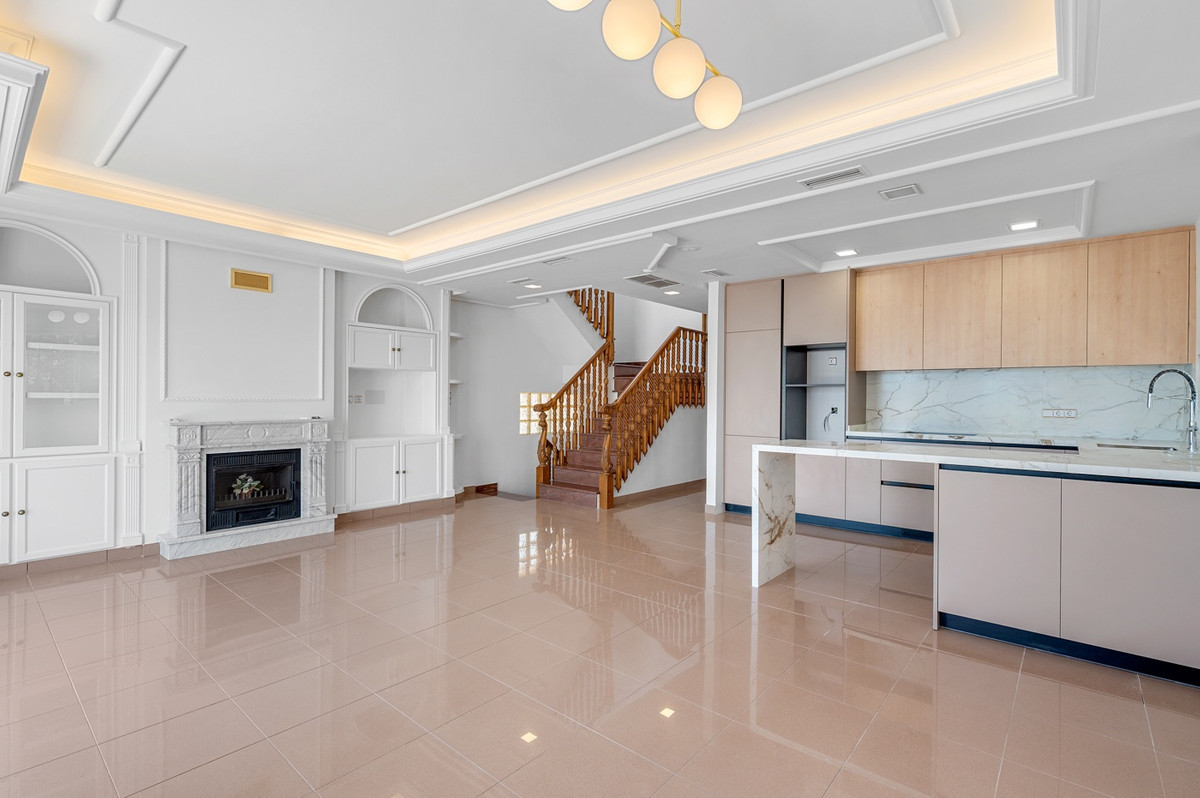 For sale - 4 Bedroom 3 Bathroom House - Detached Villa in Torrevieja - Torrevieja Centro  - Alicante