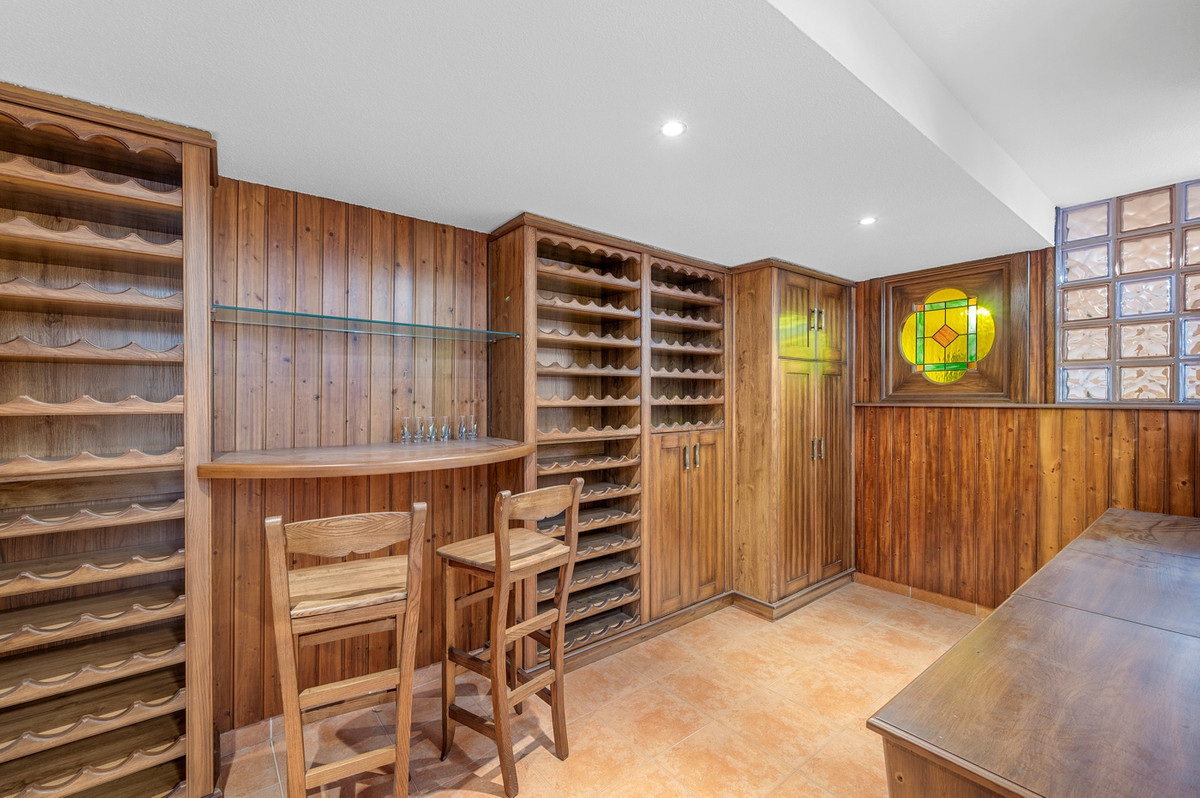 For sale - 4 Bedroom 3 Bathroom House - Detached Villa in Torrevieja - Torrevieja Centro  - Alicante