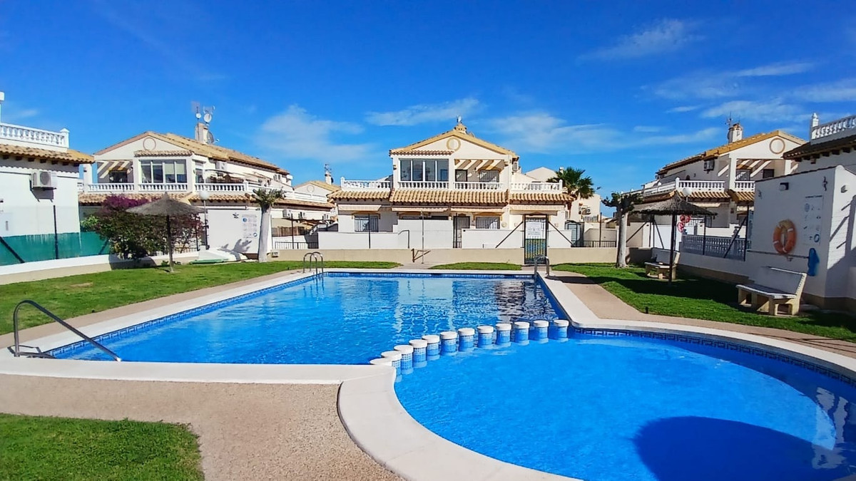 For sale - 3 Bedroom 2 Bathroom House - Townhouse in Orihuela - Orihuela Costa  - Alicante