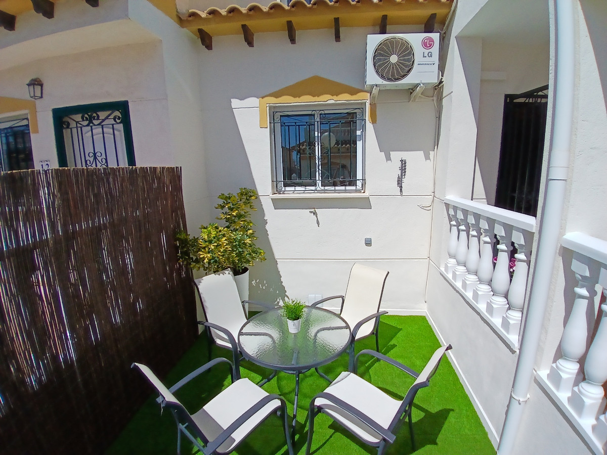 For sale - 3 Bedroom 2 Bathroom House - Townhouse in Orihuela - Orihuela Costa  - Alicante