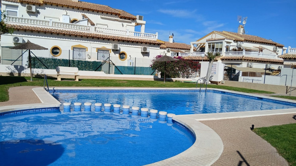 For sale - 3 Bedroom 2 Bathroom House - Townhouse in Orihuela - Orihuela Costa  - Alicante