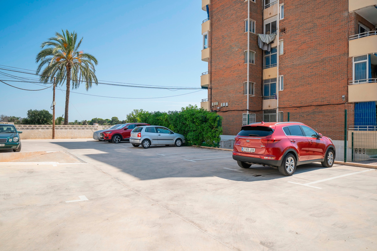 For sale - 2 Bedroom 2 Bathroom Apartment - Middle Floor Apartment in Orihuela - Punta Prima  - Alicante