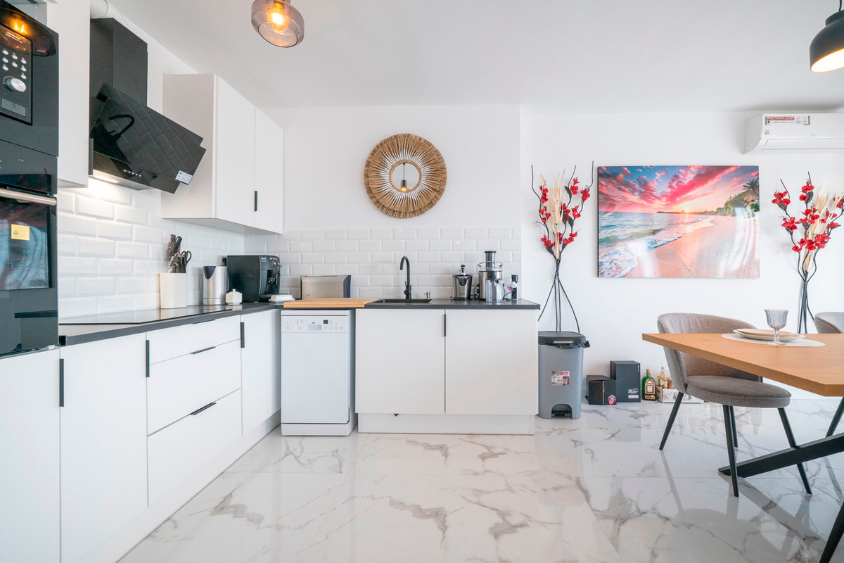 For sale - 2 Bedroom 2 Bathroom Apartment - Middle Floor Apartment in Orihuela - Punta Prima  - Alicante
