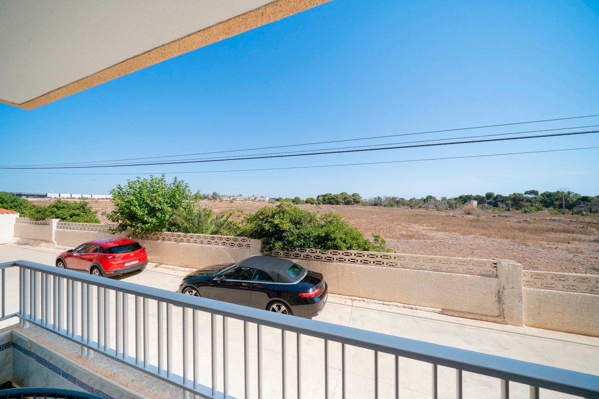 For sale - 2 Bedroom 2 Bathroom Apartment - Middle Floor Apartment in Orihuela - Punta Prima  - Alicante